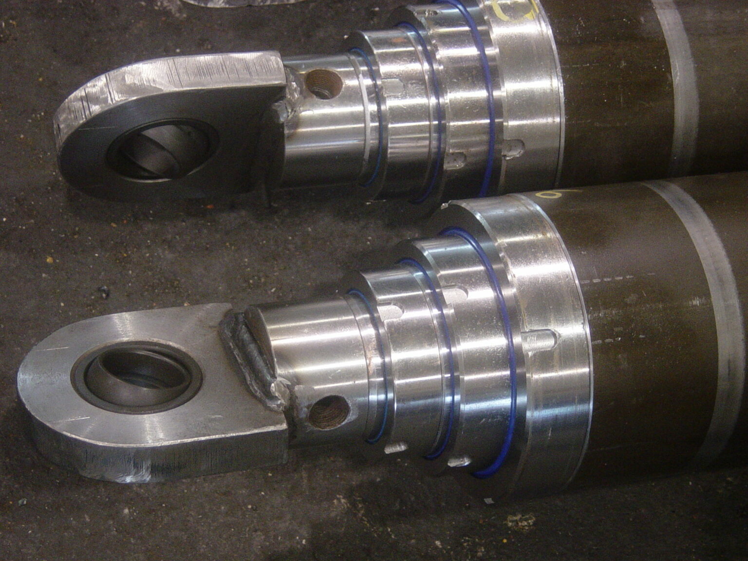 Piston Accumulator: Function, Working Principle, and Applications - OEM